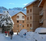 Les chalets de Superdevoluy en hiver